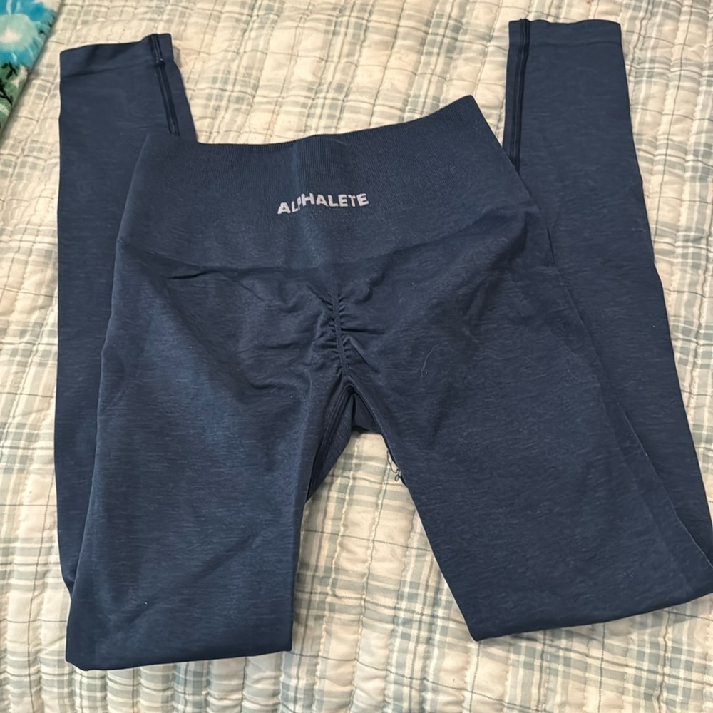 Alphalete leggings size medium in blue